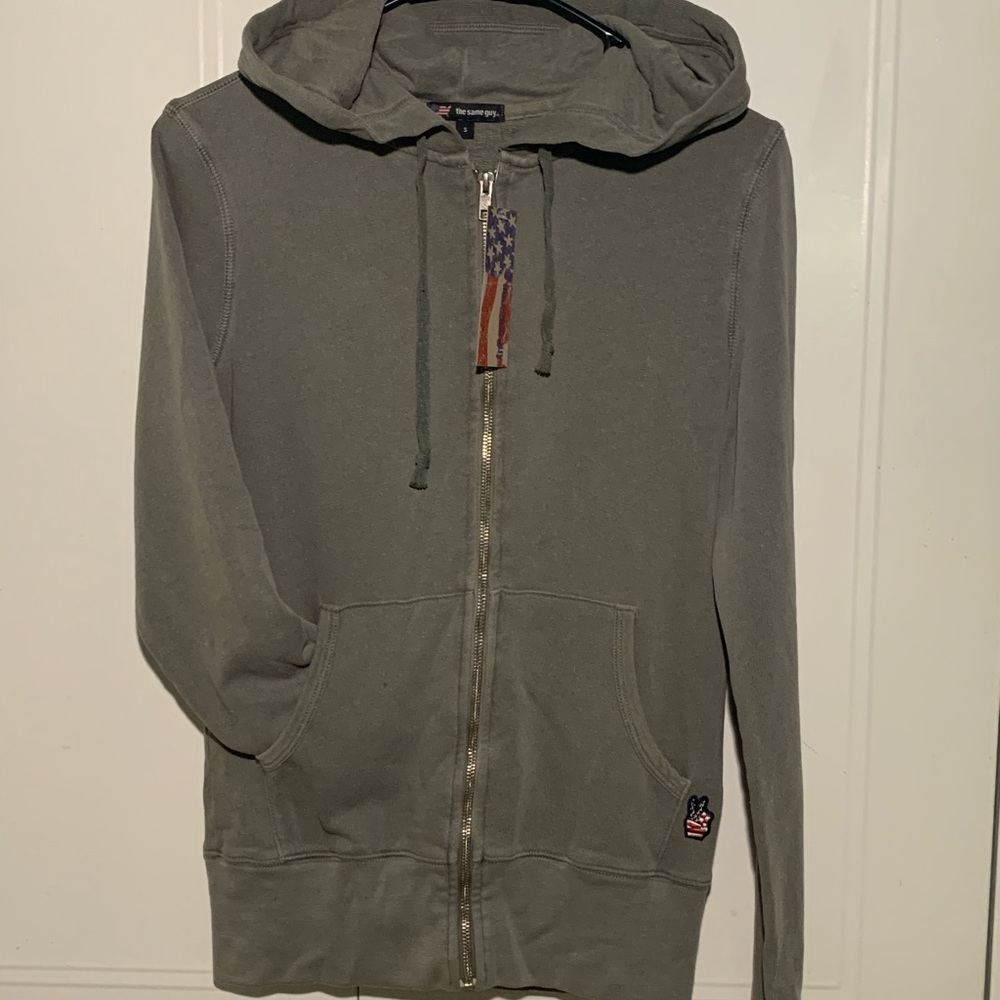 Woman zipper long sleeve hoodie with draw string.